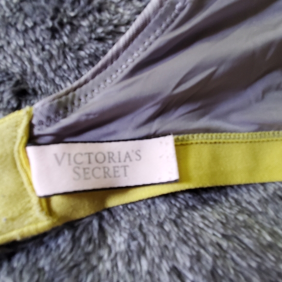 Bra - Picture 2 of 9